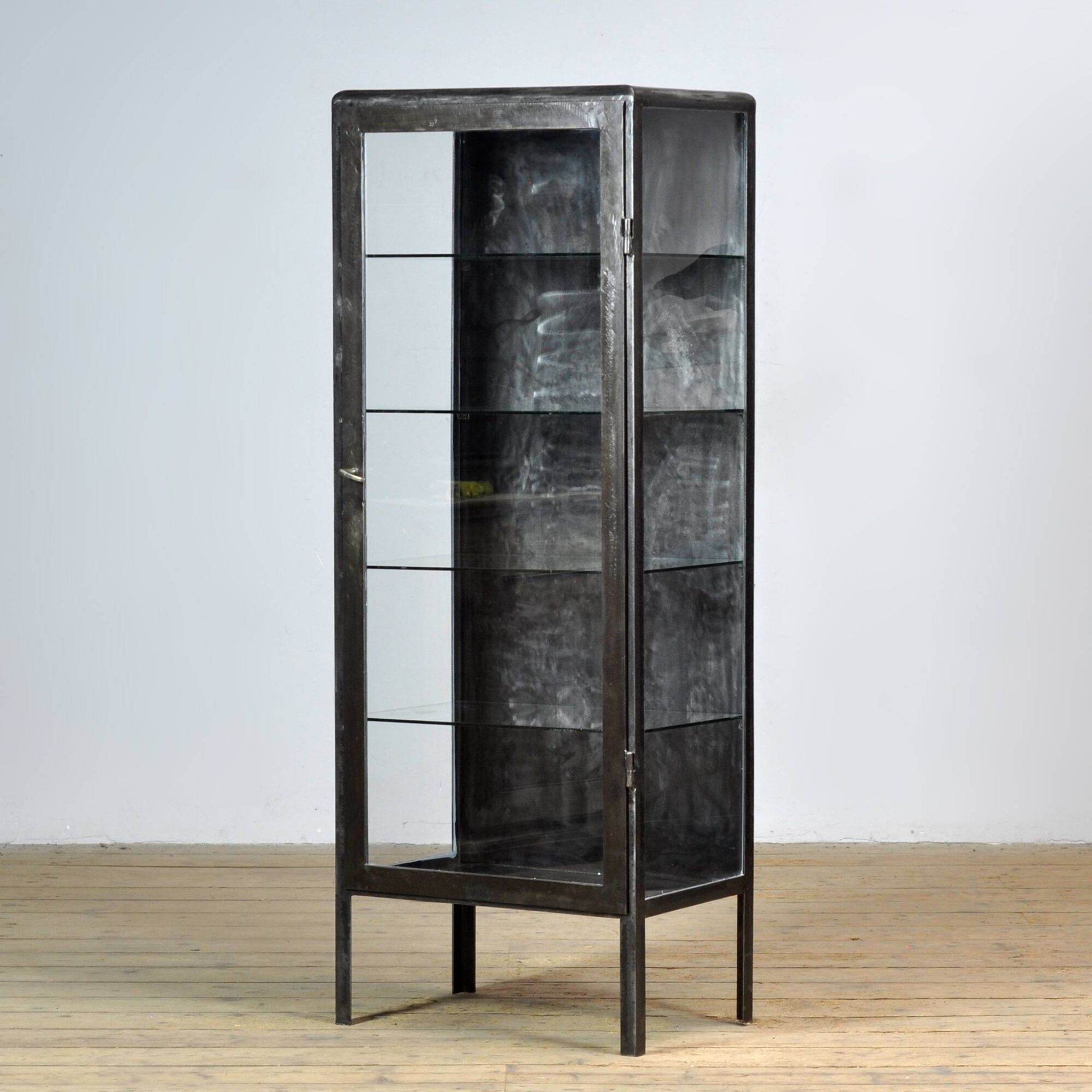 Cabinet de médecine en fer poli, années 1920