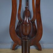 Table vide-poche en ronce d’acajou, époque Empire – début XIXe