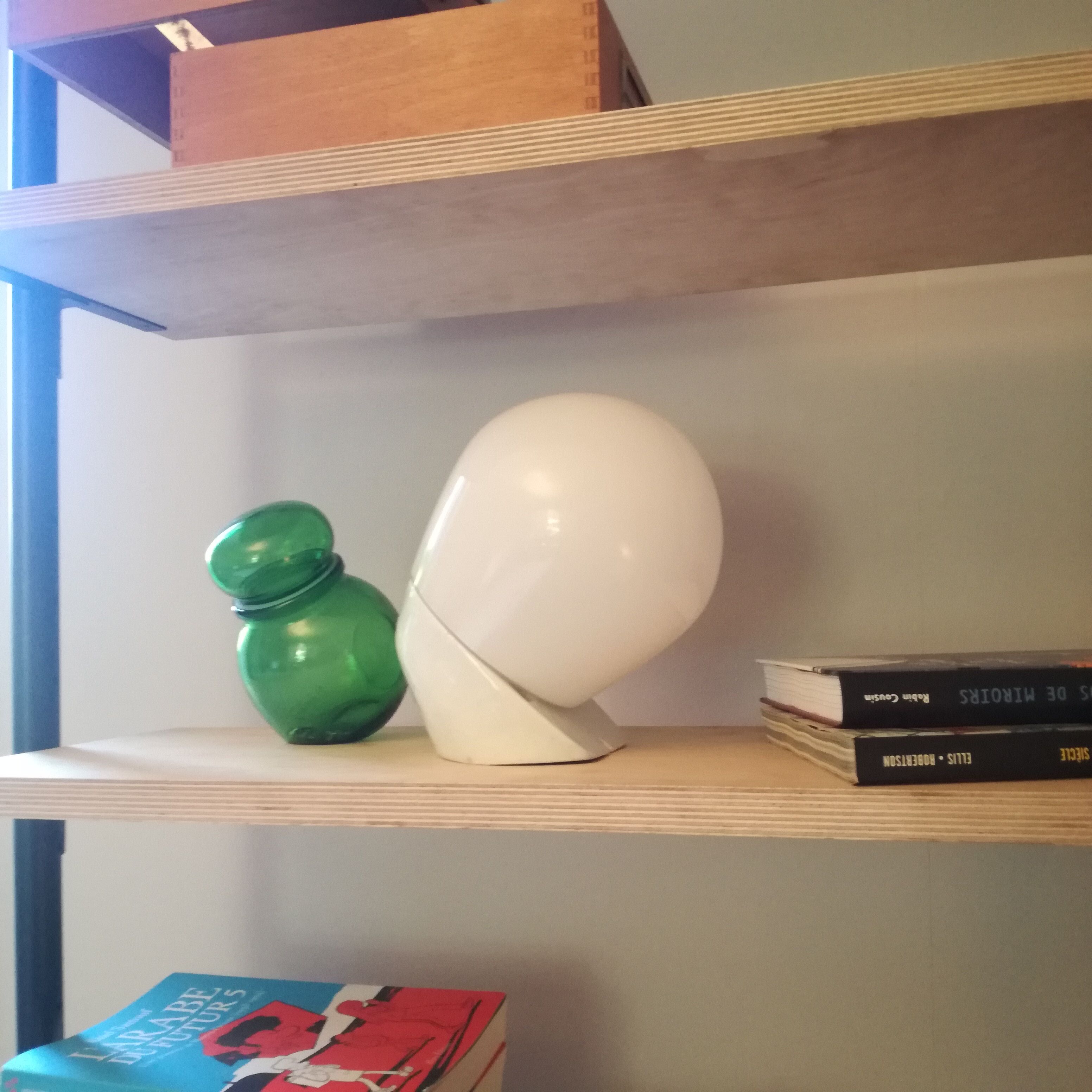 Ovoid wall lamp in earthenware and glass ø20