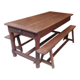 Farmhouse table and its 2 benches
