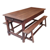 Farmhouse table and its 2 benches