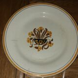 Set of two small presentation dishes on feet Oeillet Creil et Montereau