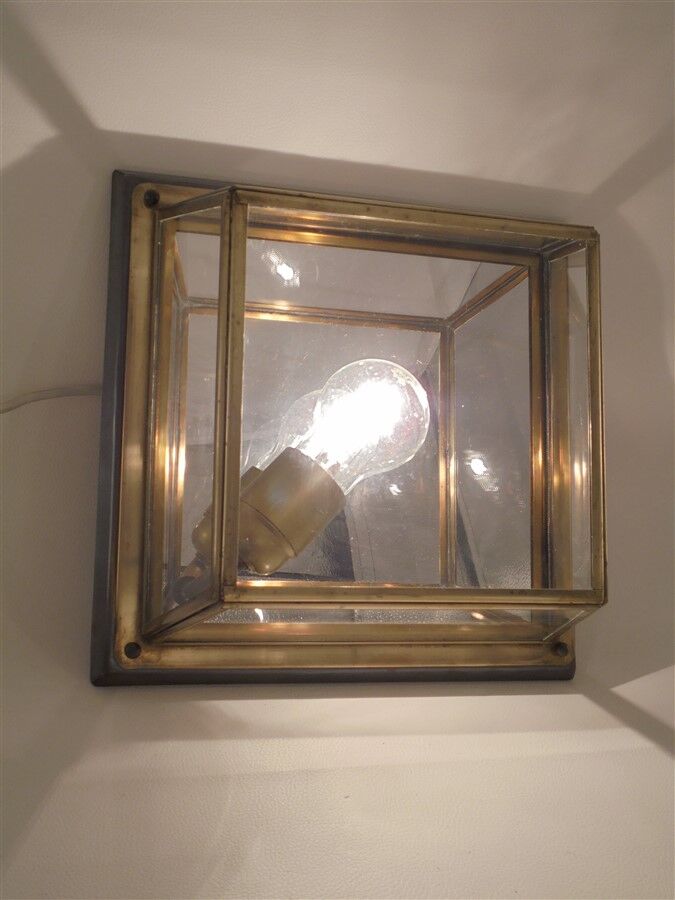 Square sconce with mirror background