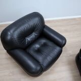 Pair of Mobil Girgi Sapporo armchairs black leather Italy 1970s