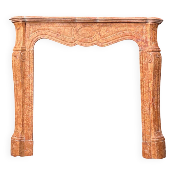 Cheminée de style Louis XV en marbre rouge de Vérone
