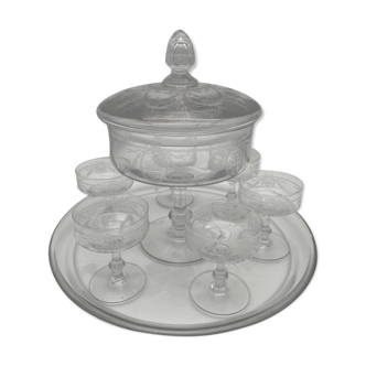 Engraved crystal fruit/liquor service, 6 cups and tray