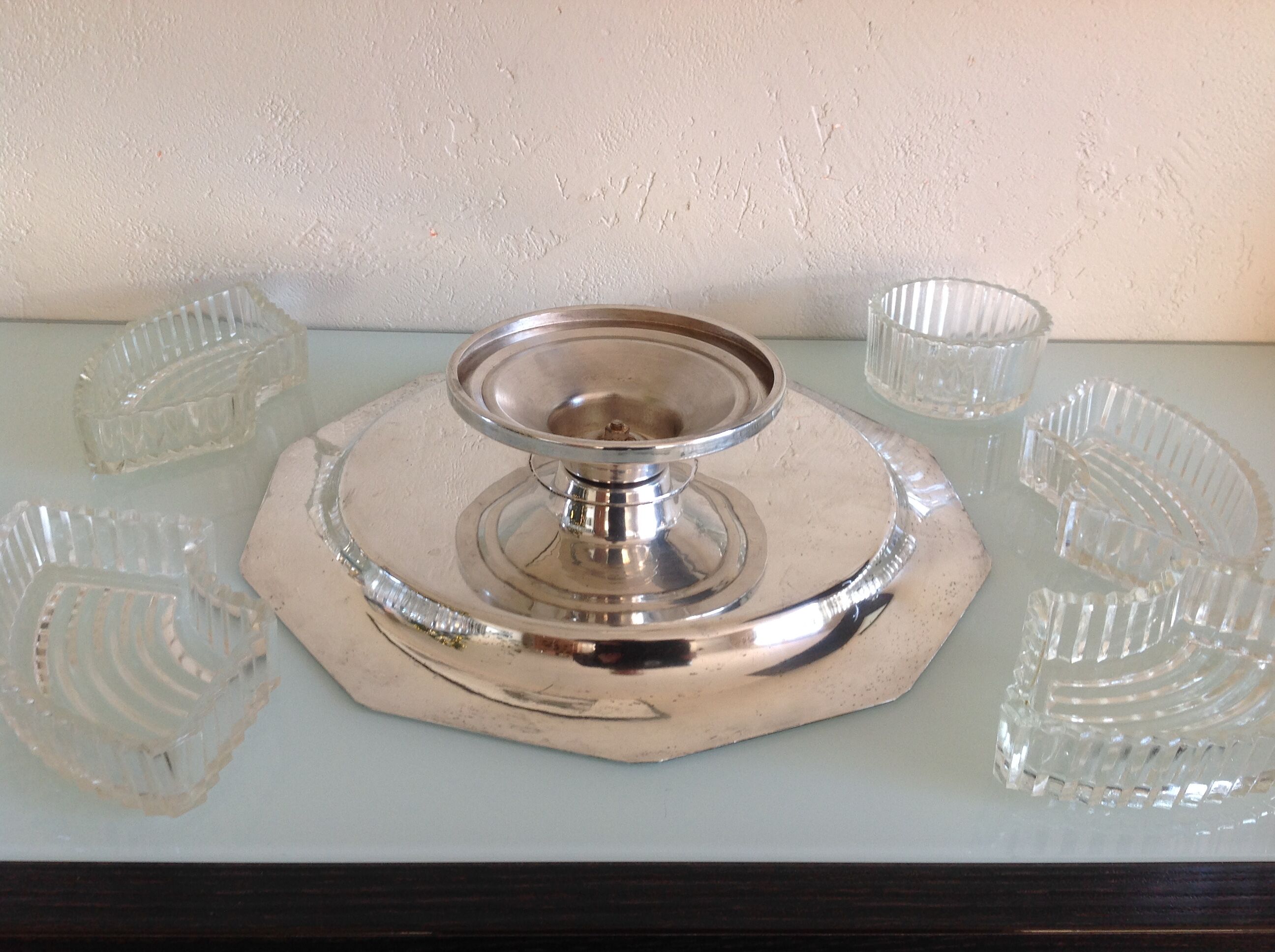 Servant of table on foot shower in silver metal art deco style