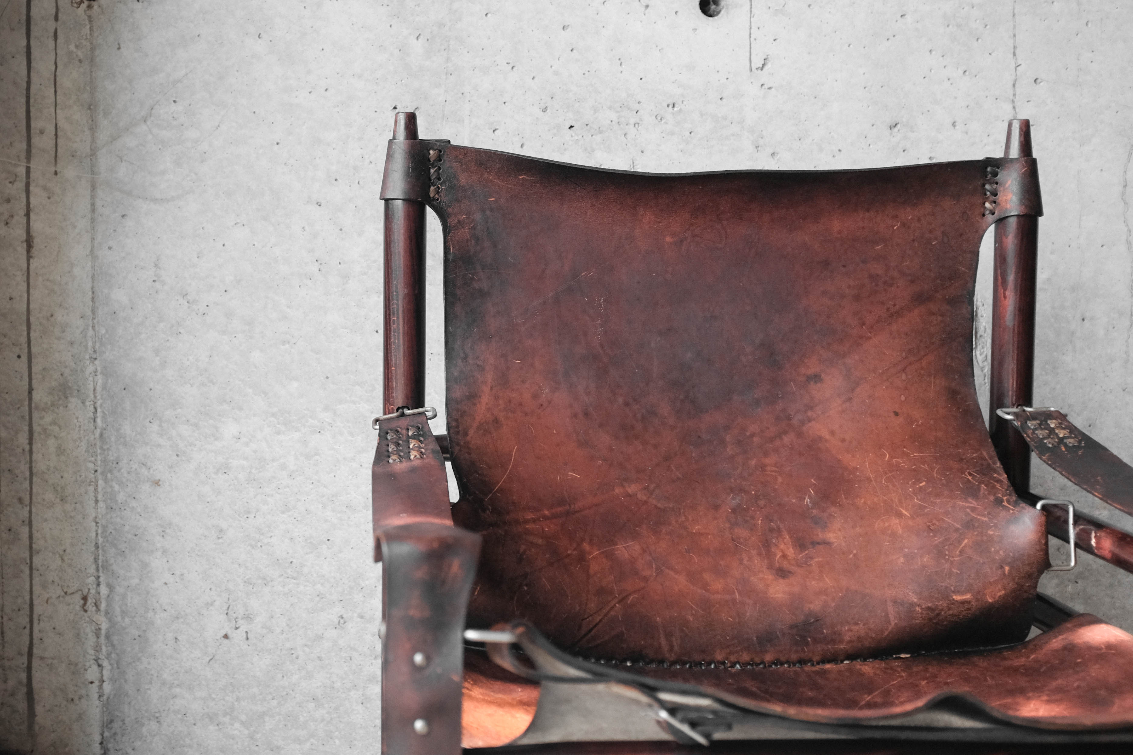 Pair of Safari armchairs, solid wood and leather, 60