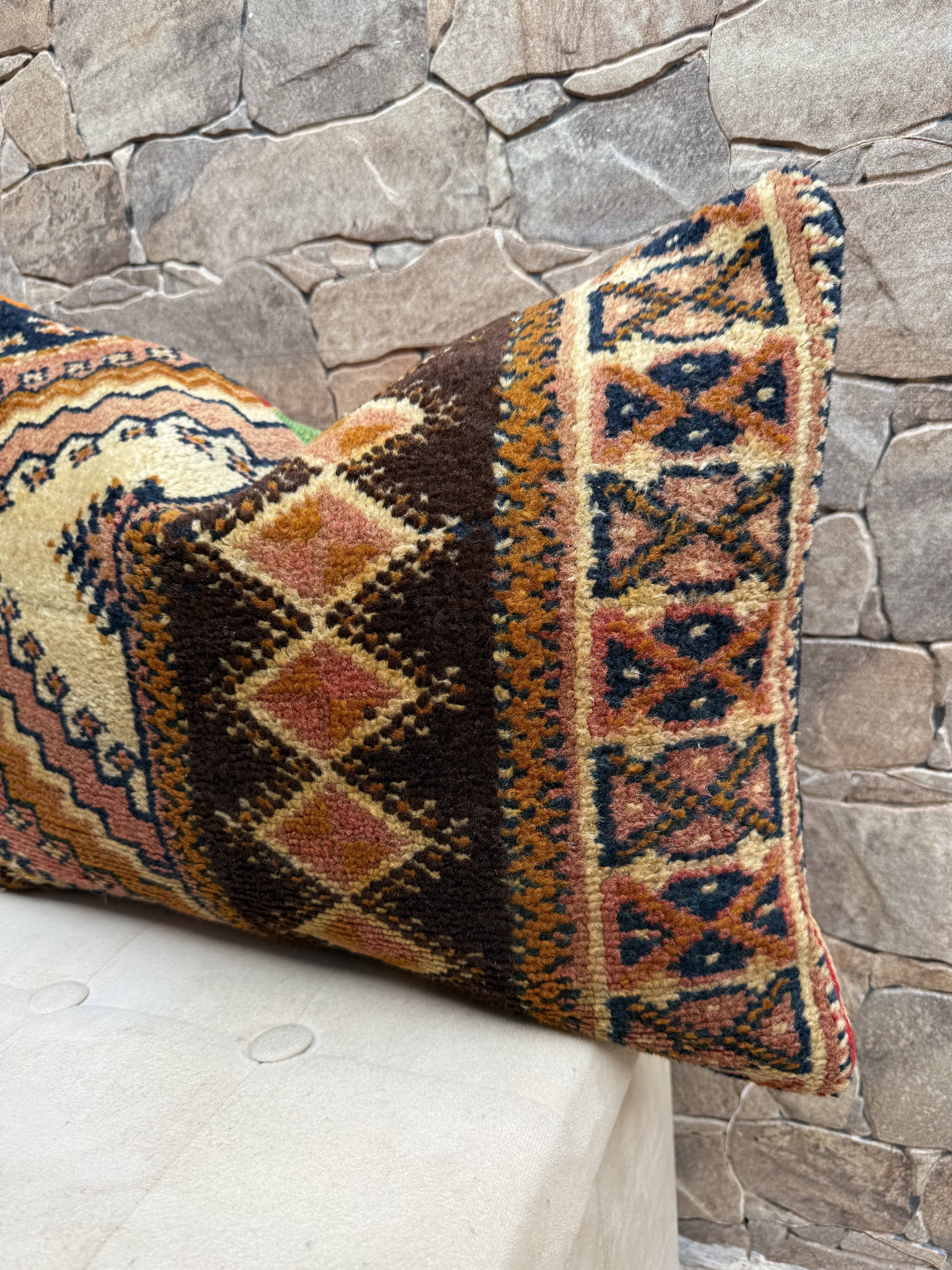 Housse de coussin vintage kilim berbère:Coussin en laine marocaine 60x40cm