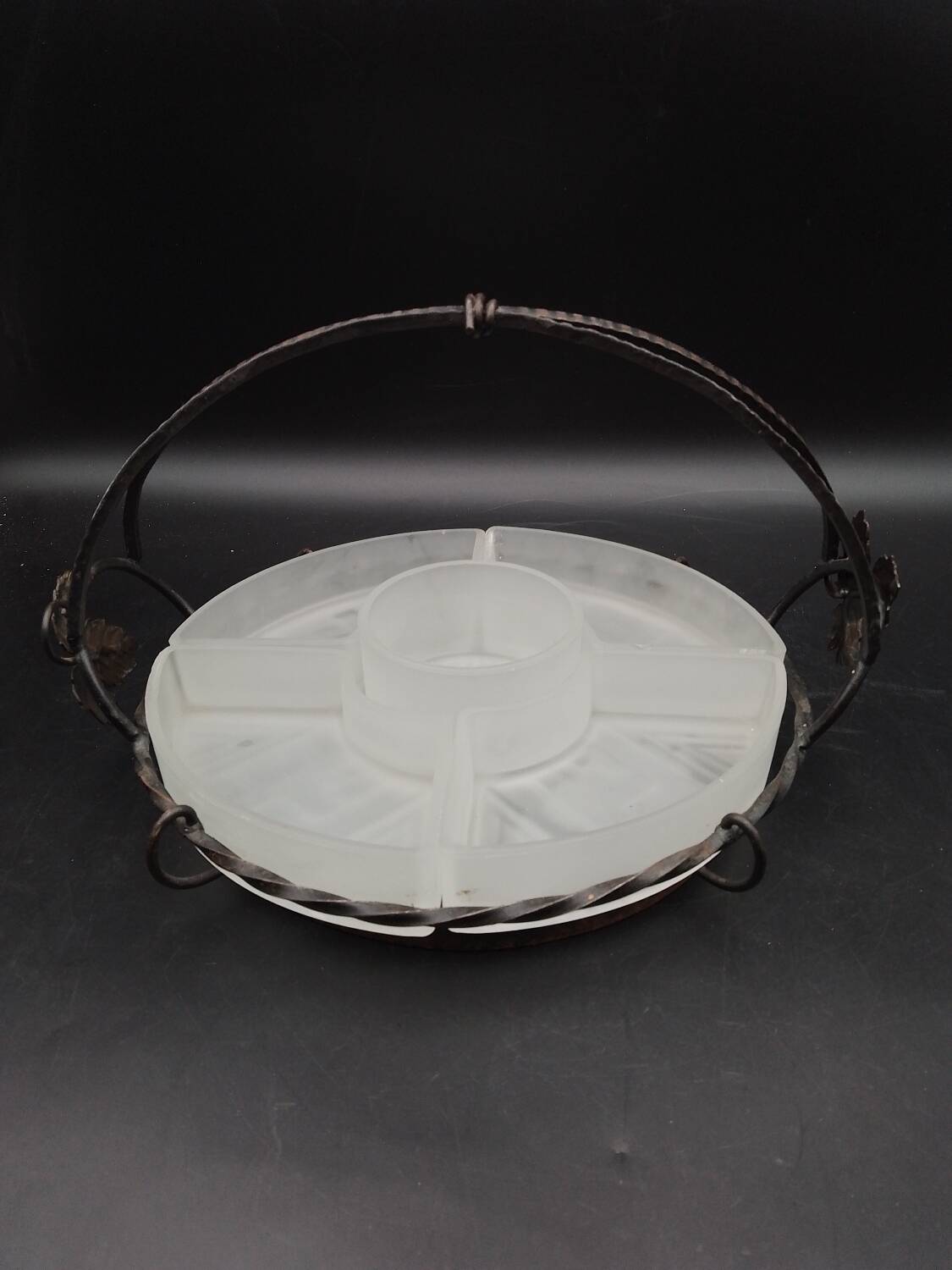 Art Deco wrought iron and frosted glass servant with vine leaves circa 1930
