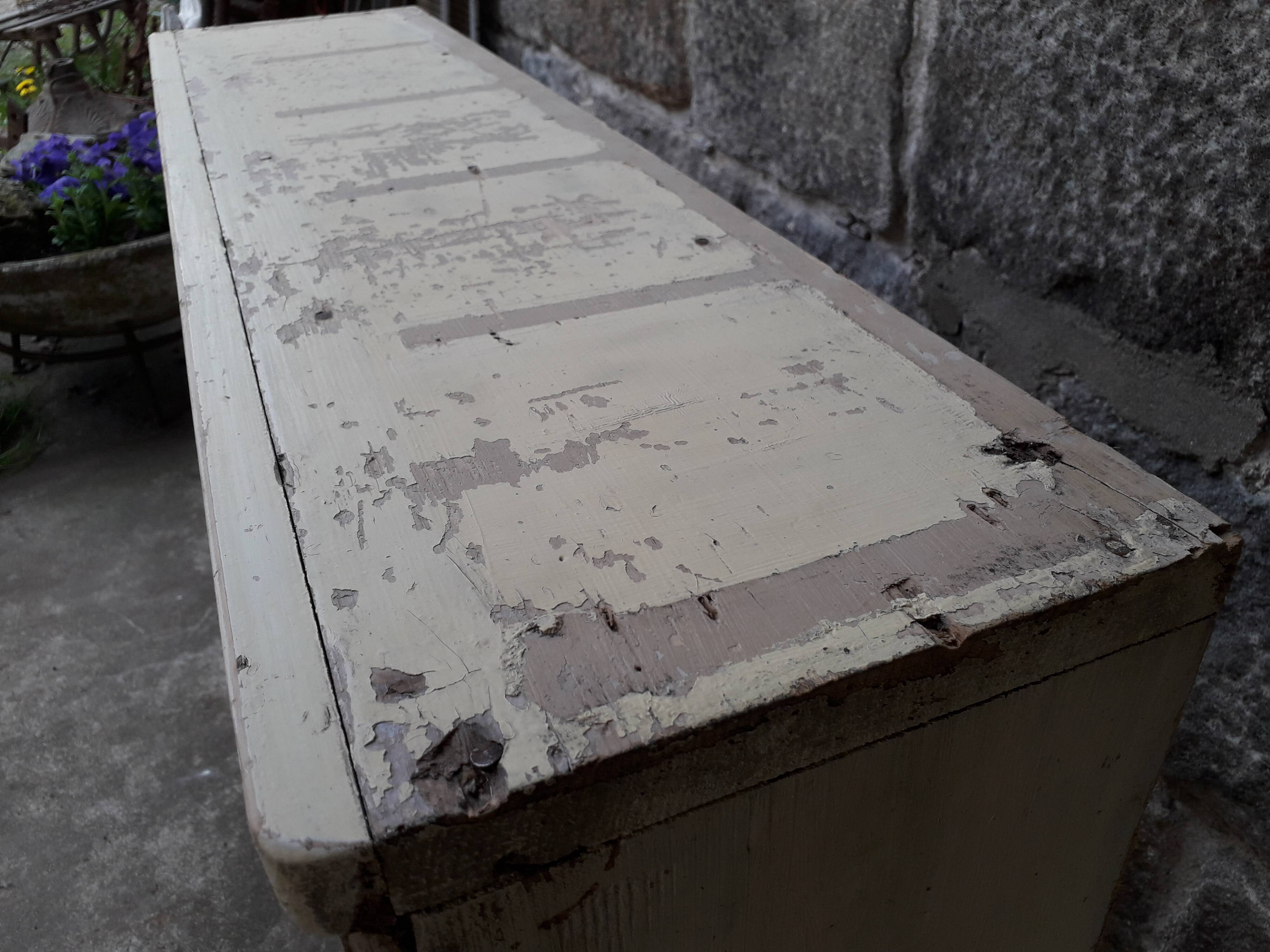 Rustic patinee shelf