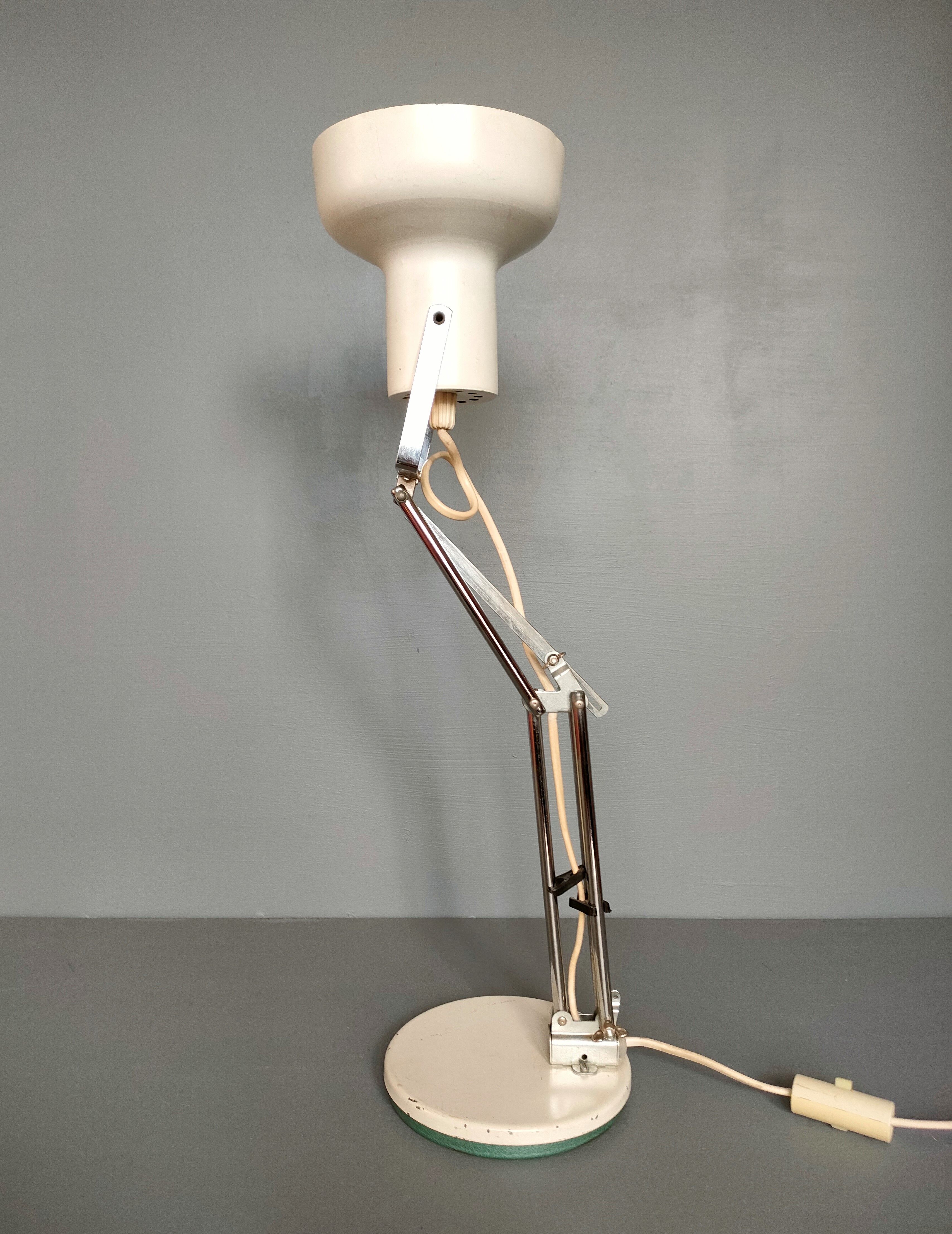 Articulated metal desk lamp from the 1950s/1960s