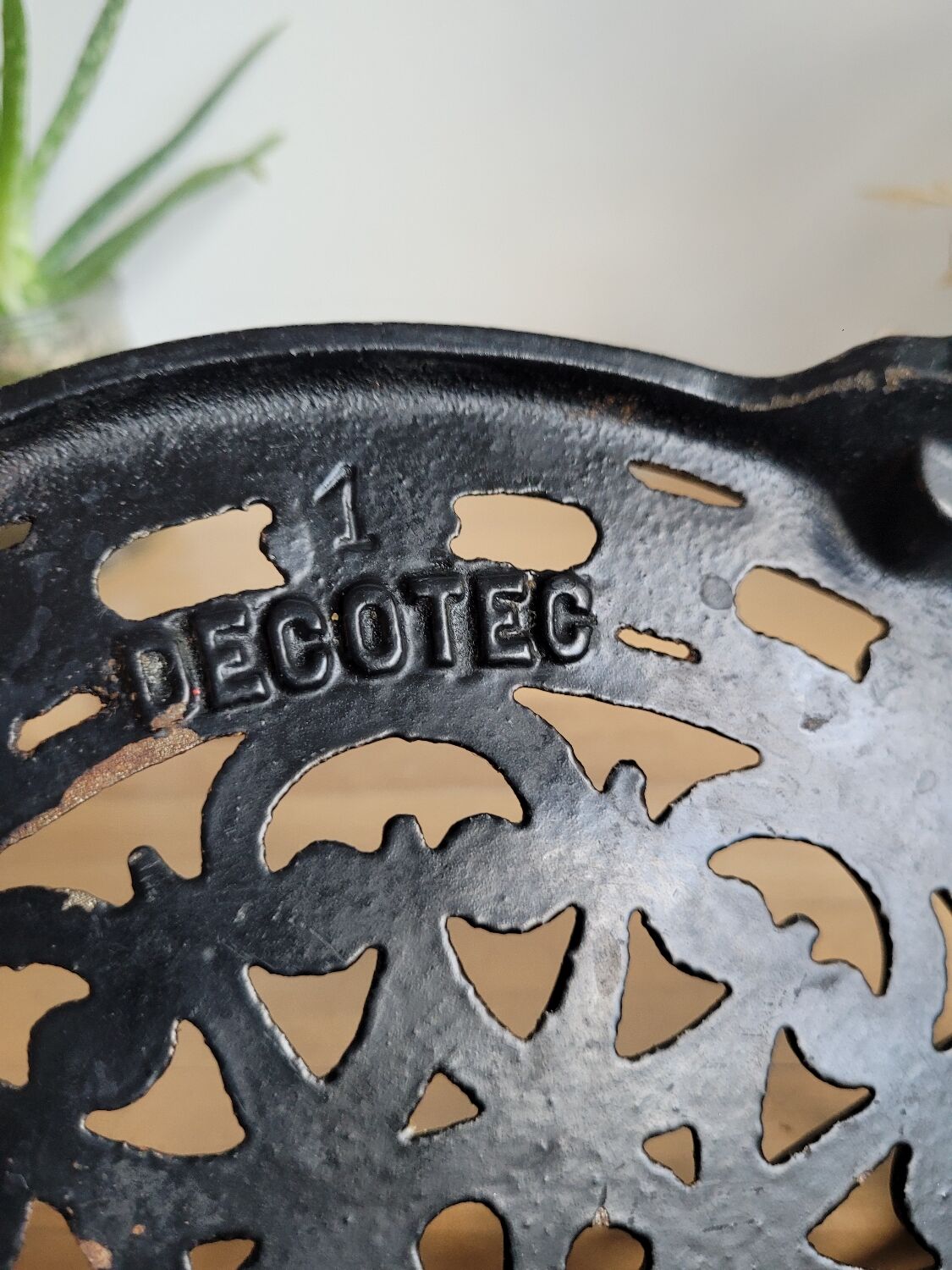 Decotec black glazed cast iron trifle