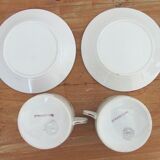 Pair of cups and under cups decorated with roses - Head to head - lunch