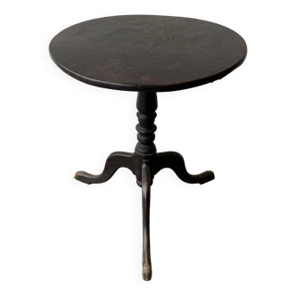 Antique Victorian English oak tilt top table