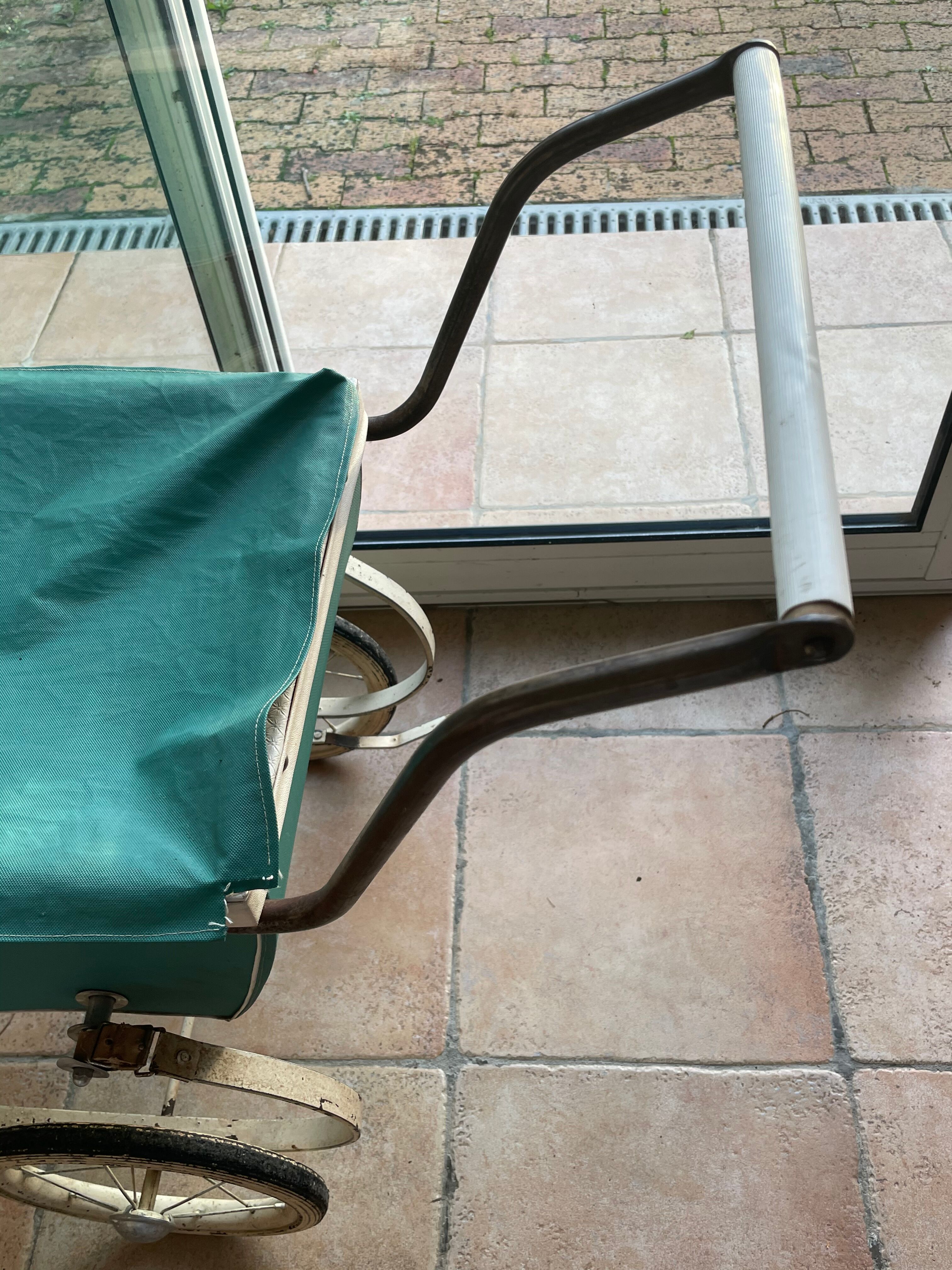 Landau doll year 40/50 green water