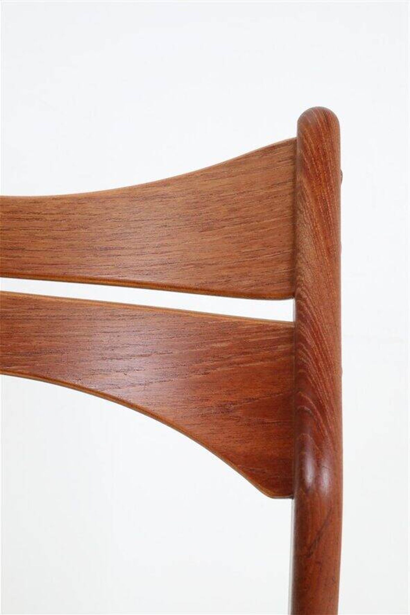 ACO Møbler / Erik Buck “310” teak chair / black leather / mid-century Danish modern design / 1960s / Buch
