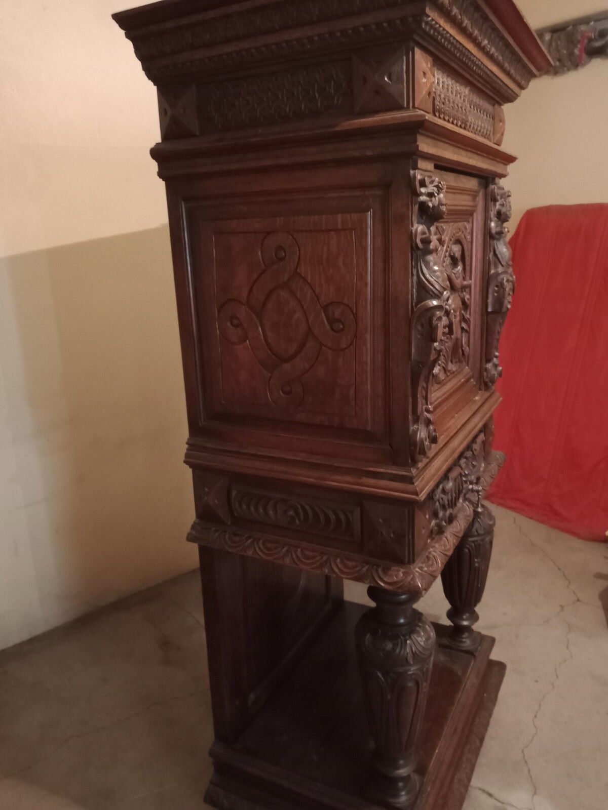 Cabinet credenza Renaissance style