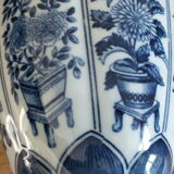 Covered pot in Delft porcelain