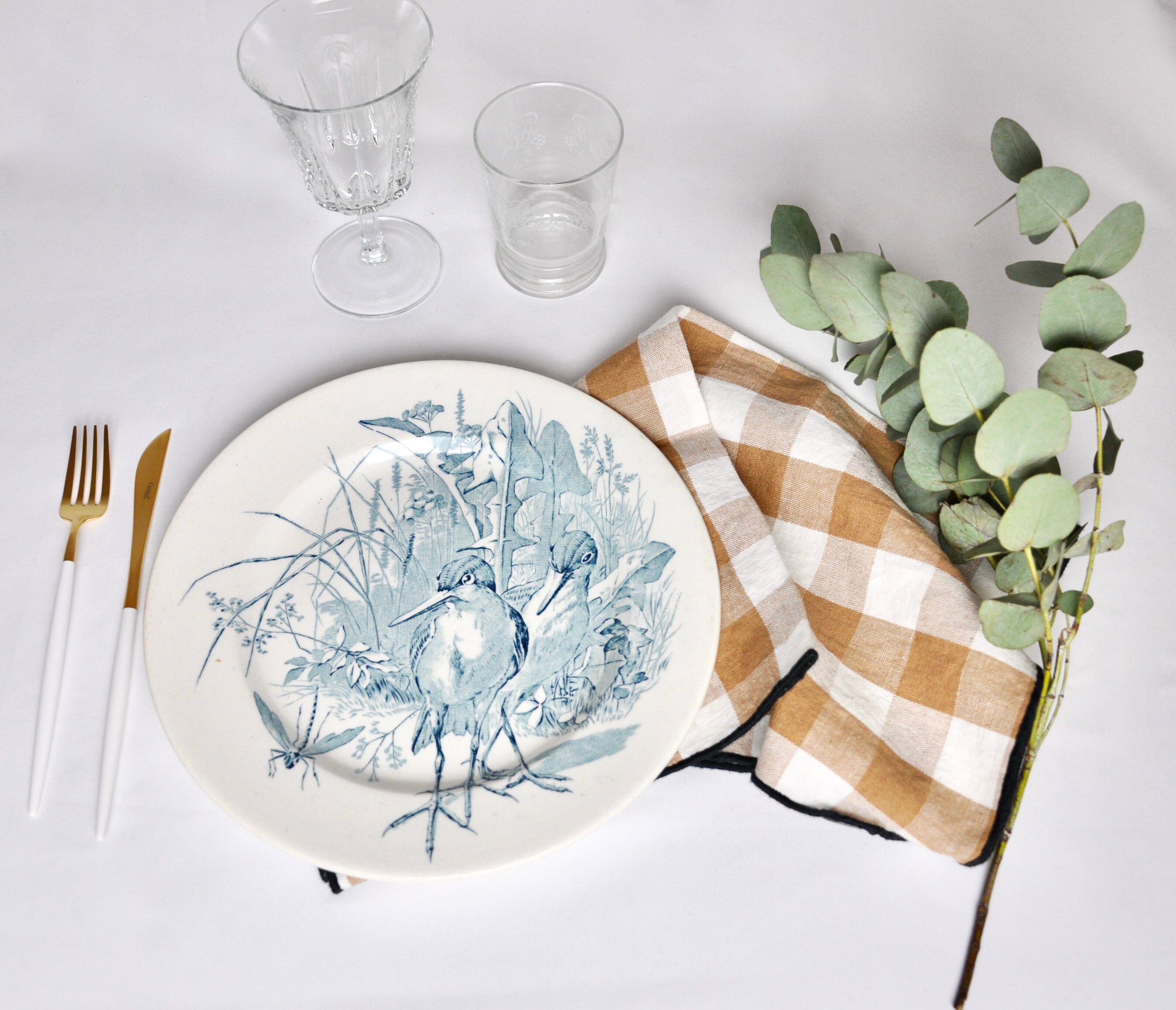 Bird plate in faïence