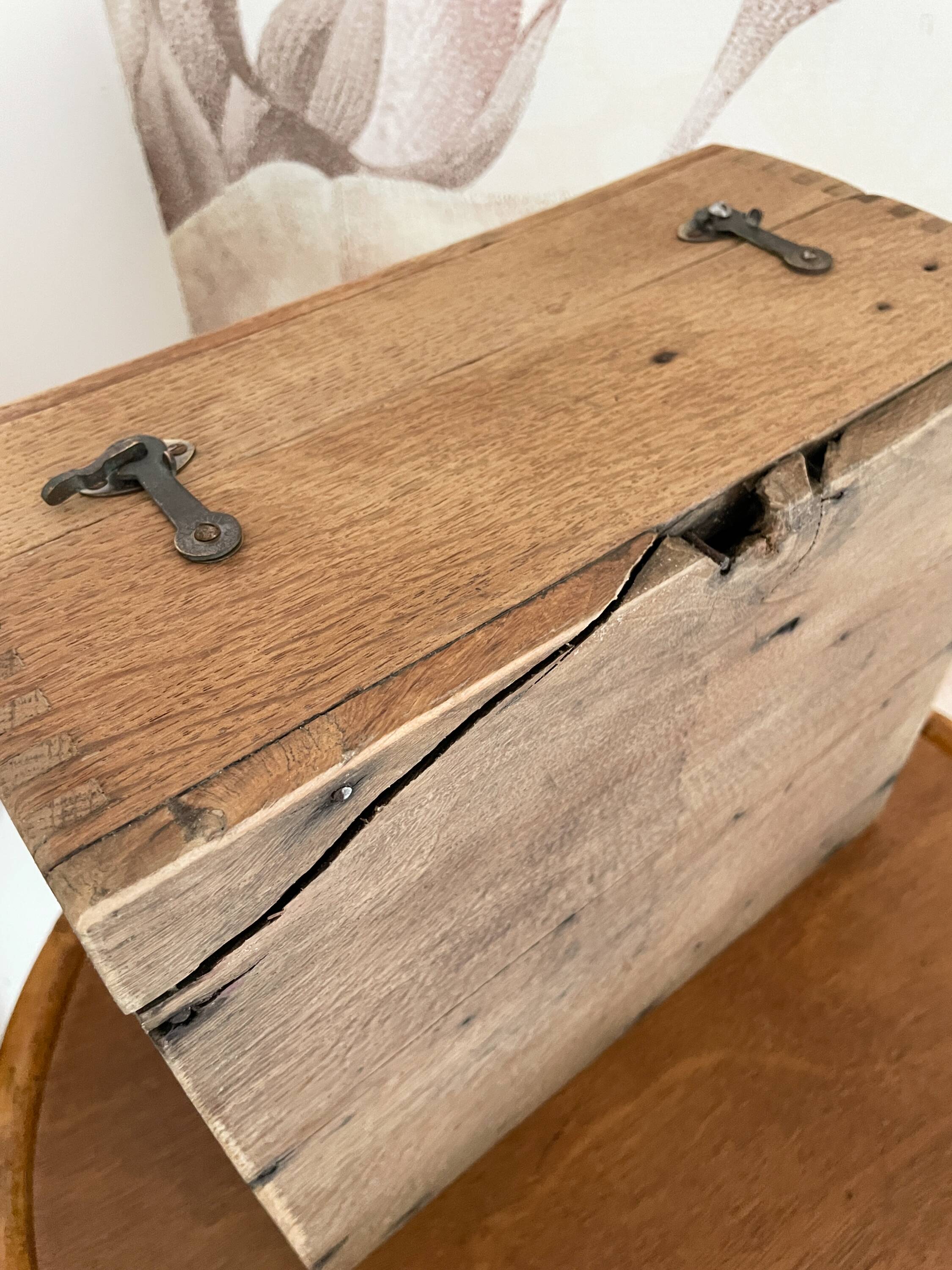 Antique solid oak chest - 31 x 26 x 15