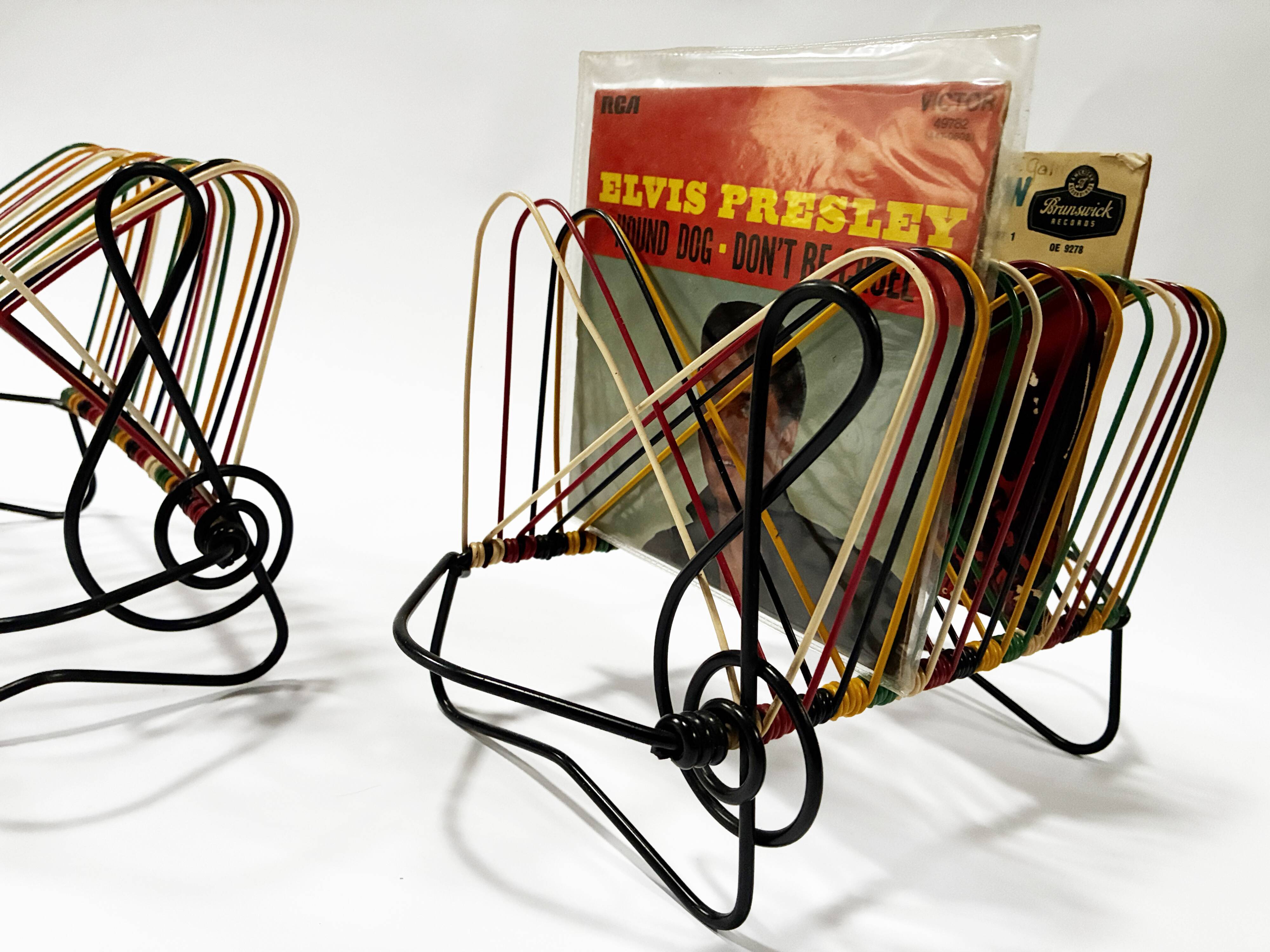 Vintage Vinyl Storage • 45 RPM Holder • Lacquered Metal • Scoubidou • 1950