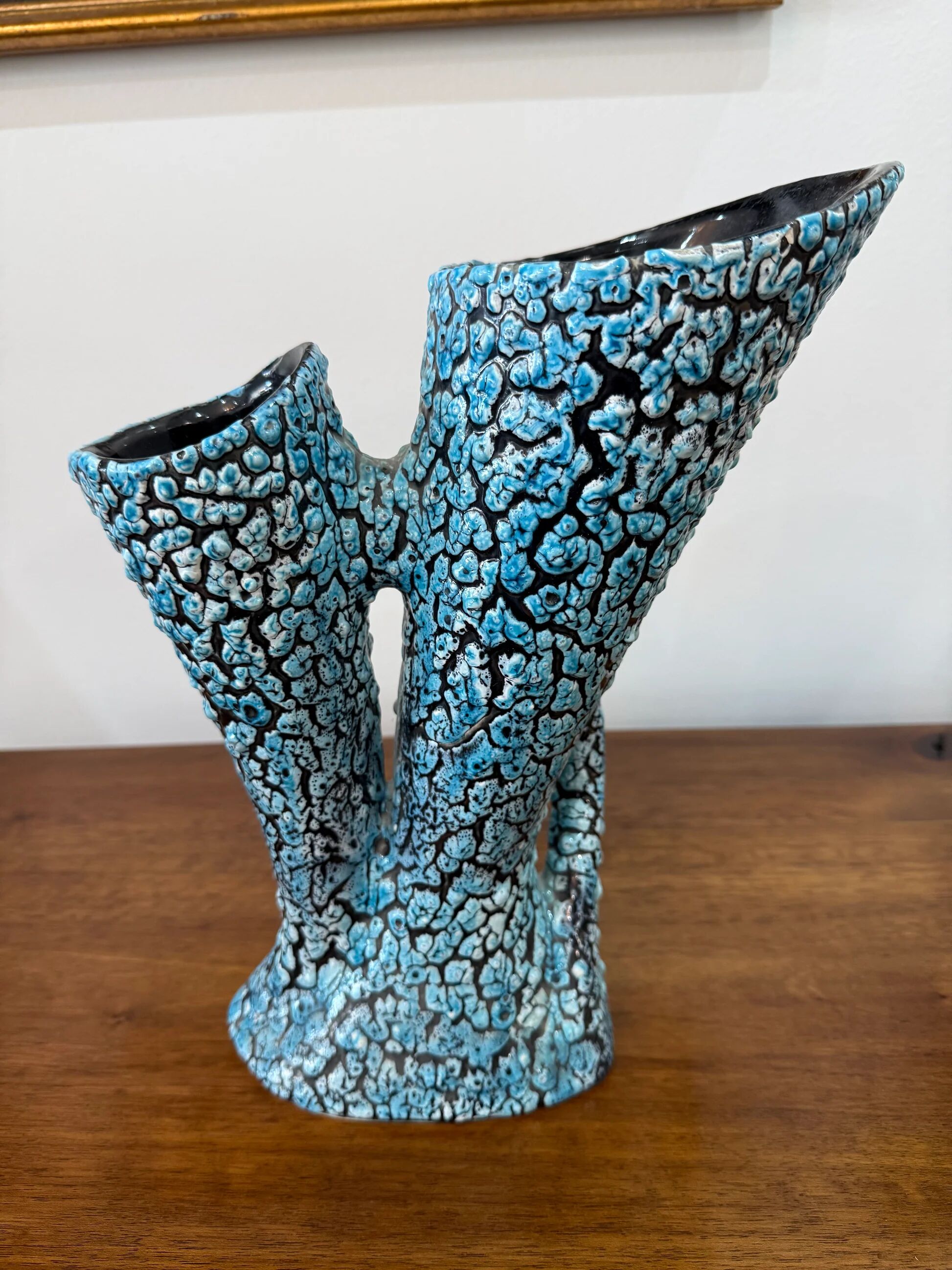 Large sculptural ceramic vase with textured turquoise blue and black glaze – Double horn – H. 31 cm