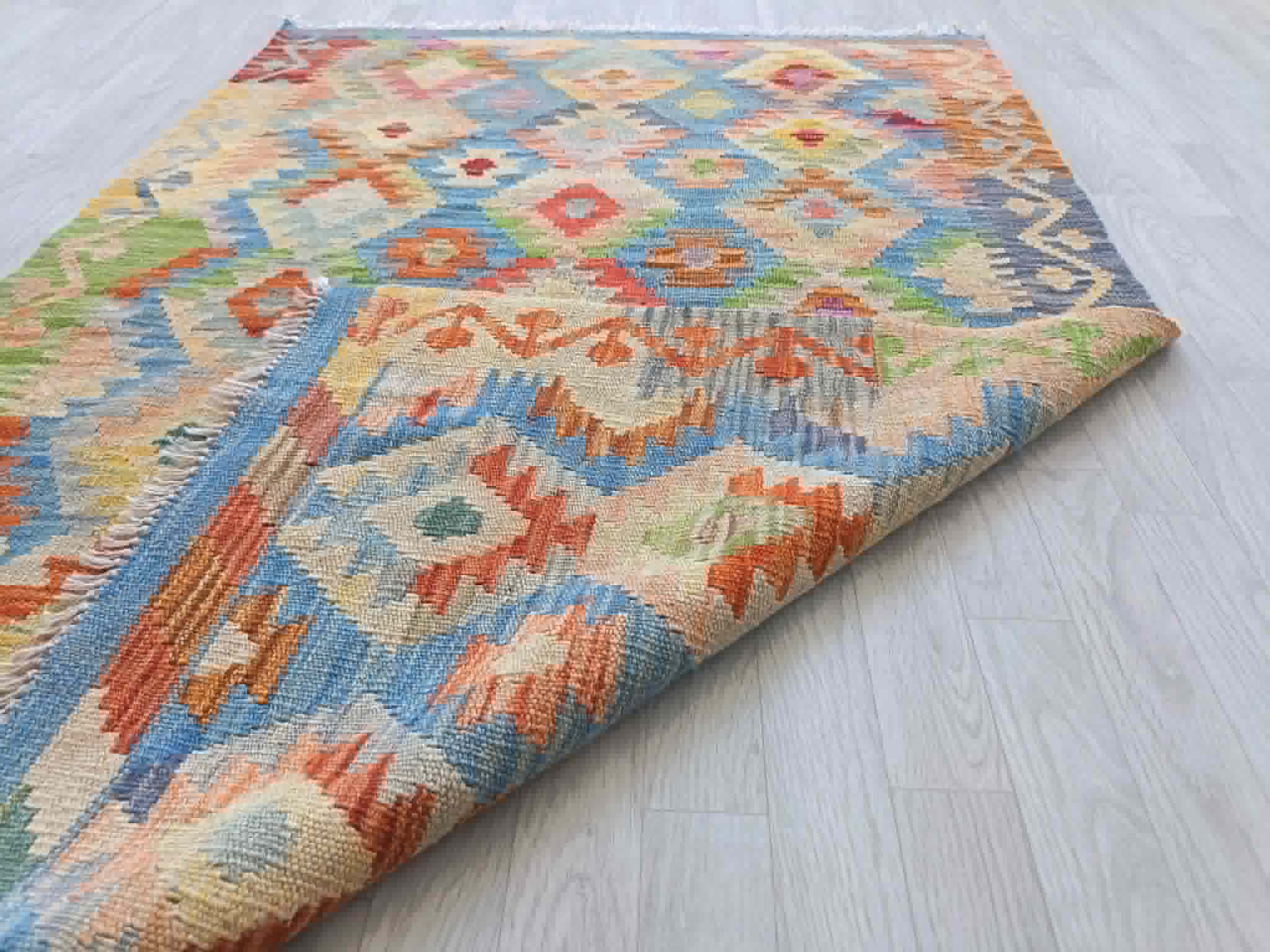 Handmade Persian Gashqaï rug