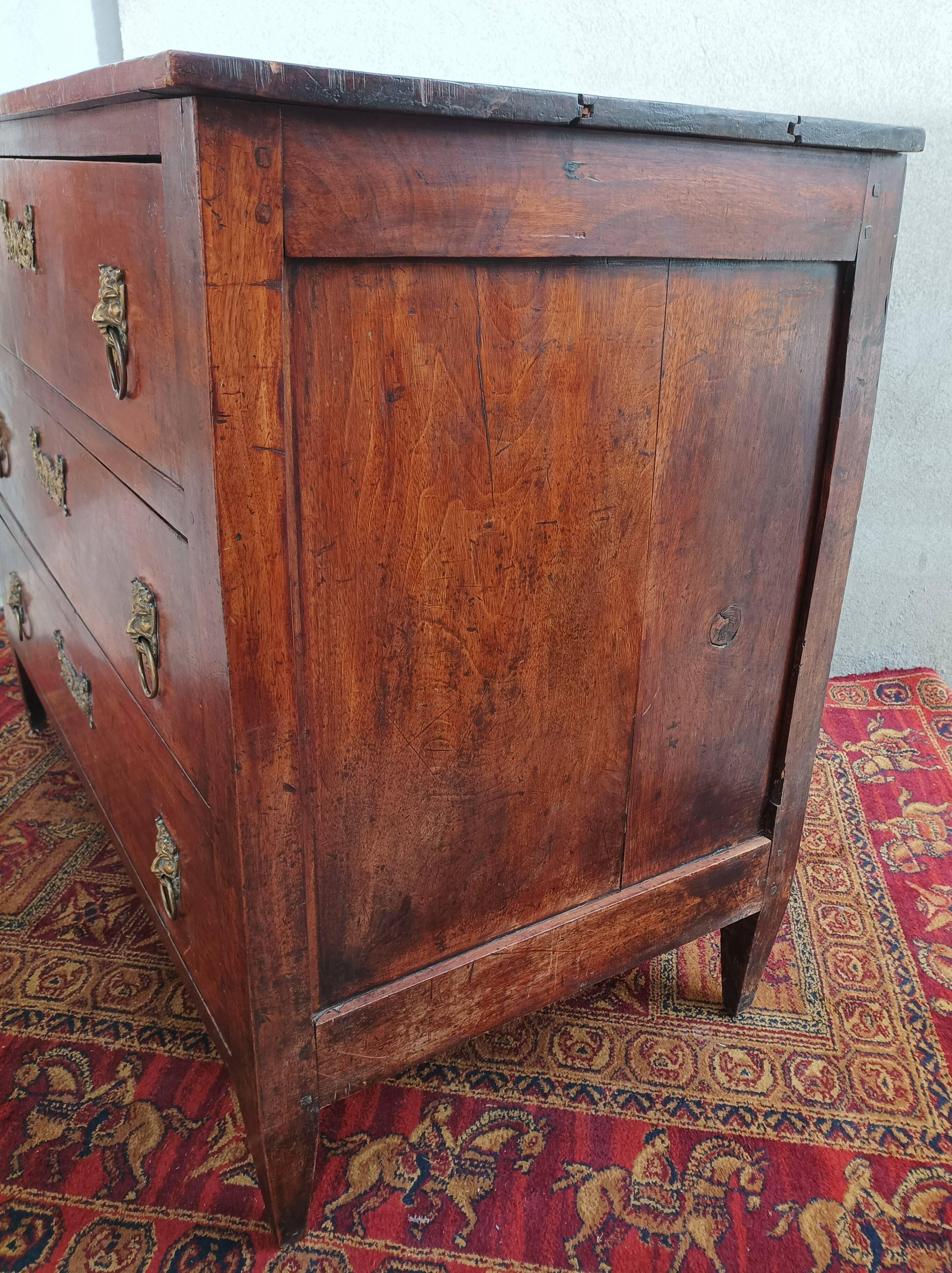 Louis XVI chest of drawers in walnut 18th