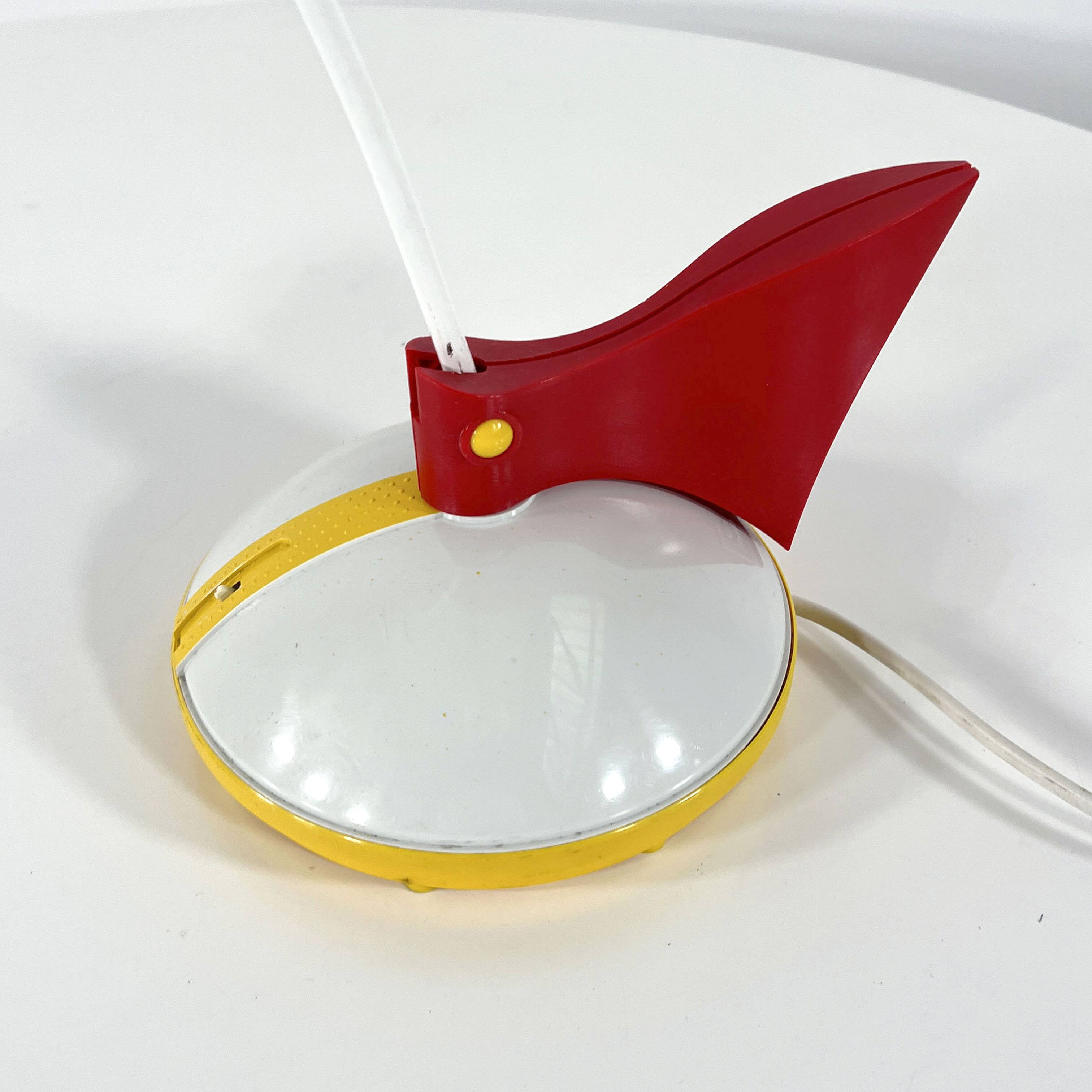 Red and white toucan desk lamp by Brilliant Leuchten Germany, 1980.