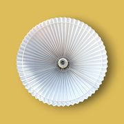 Suspension vintage plissée à motifs floraux – années 70