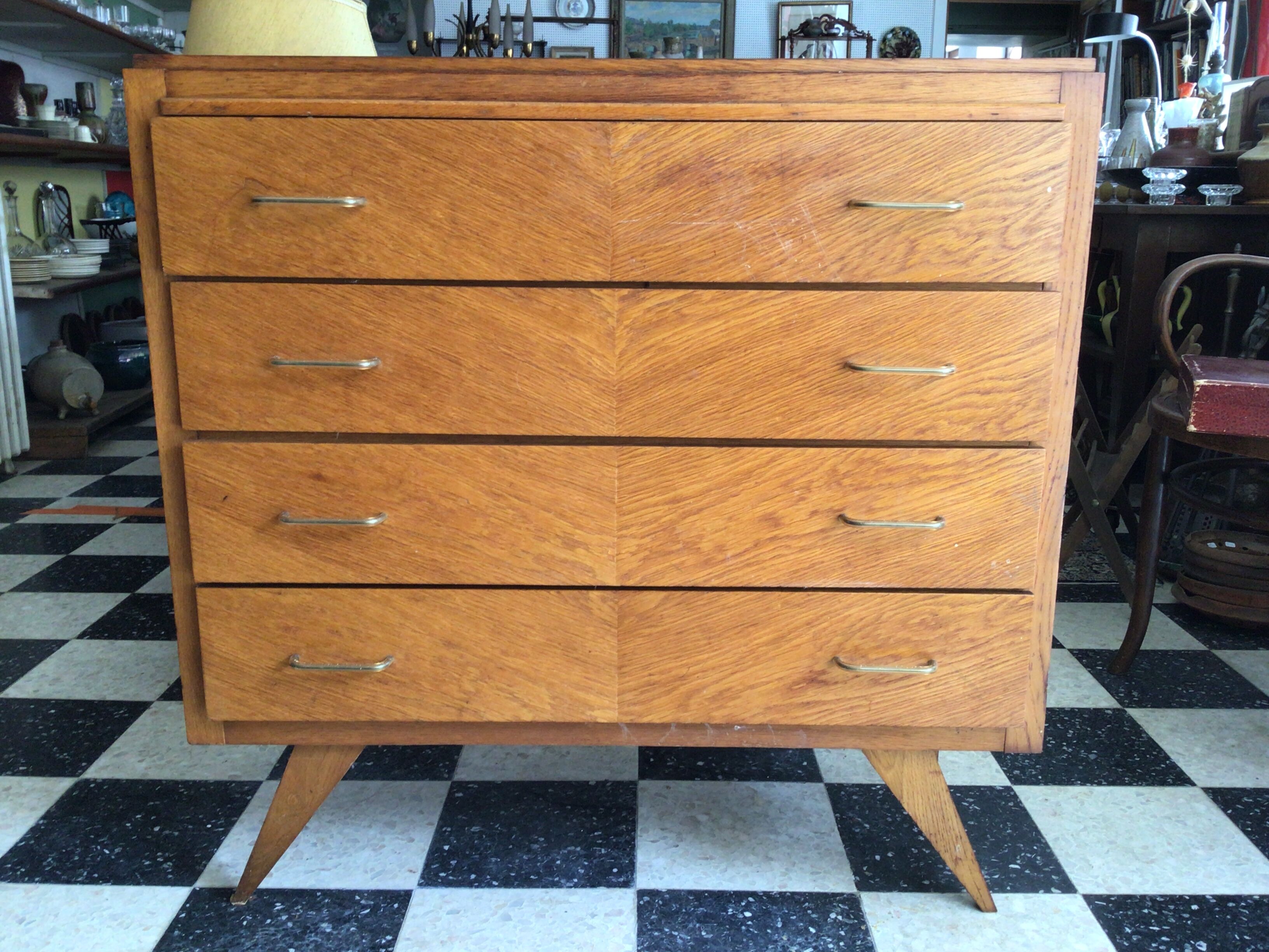 Commode year 60 compass feet