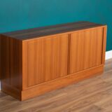 Buffet danois à porte tambour en teck rétro danois moderne Poul Hundevad (HU)
