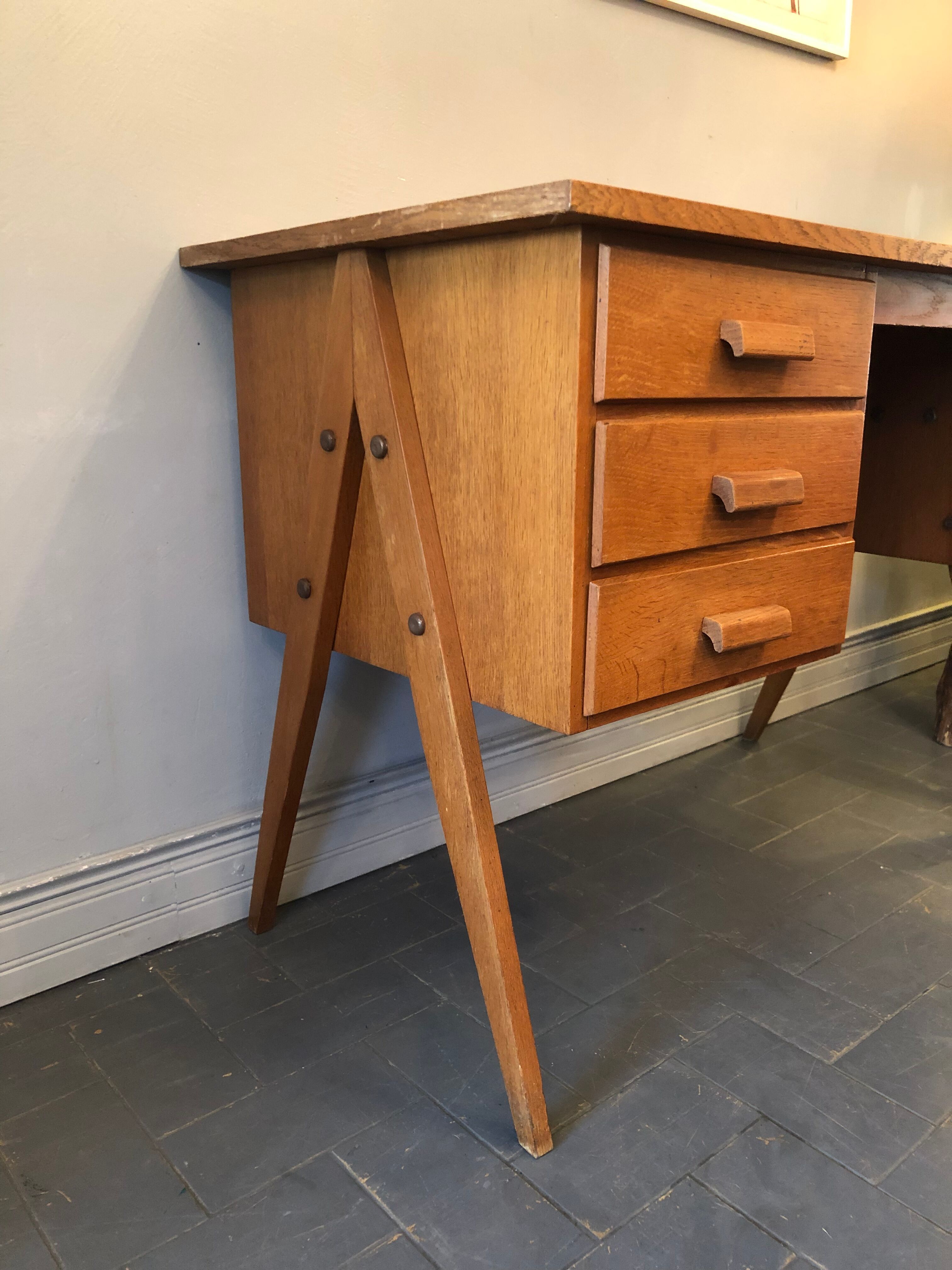 Vintage desk compass feet