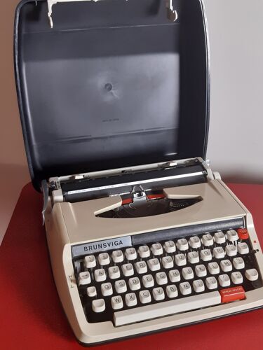 Machine à écrire brunsviga