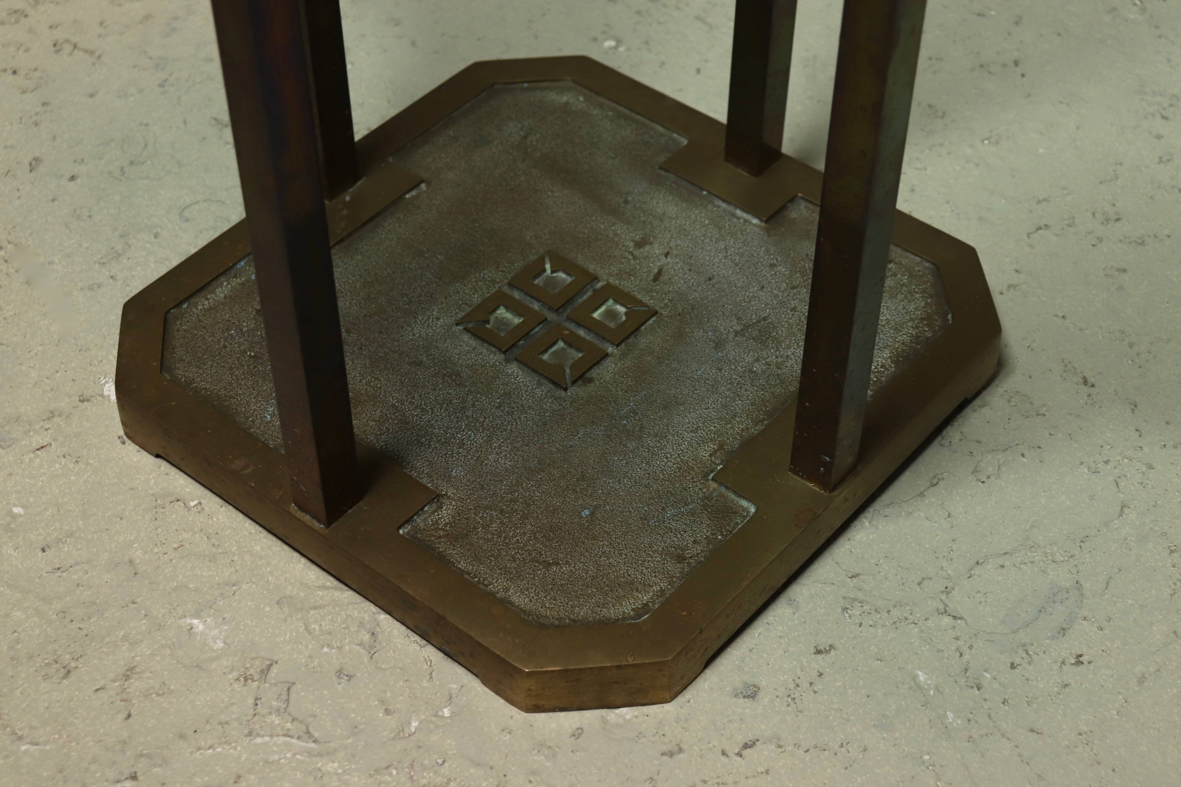 Table d'appoint modèle T18 par Peter Ghyczy années 1970