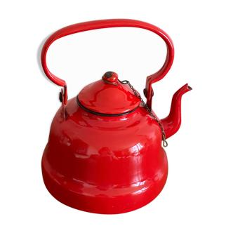 Red enamelled teapot