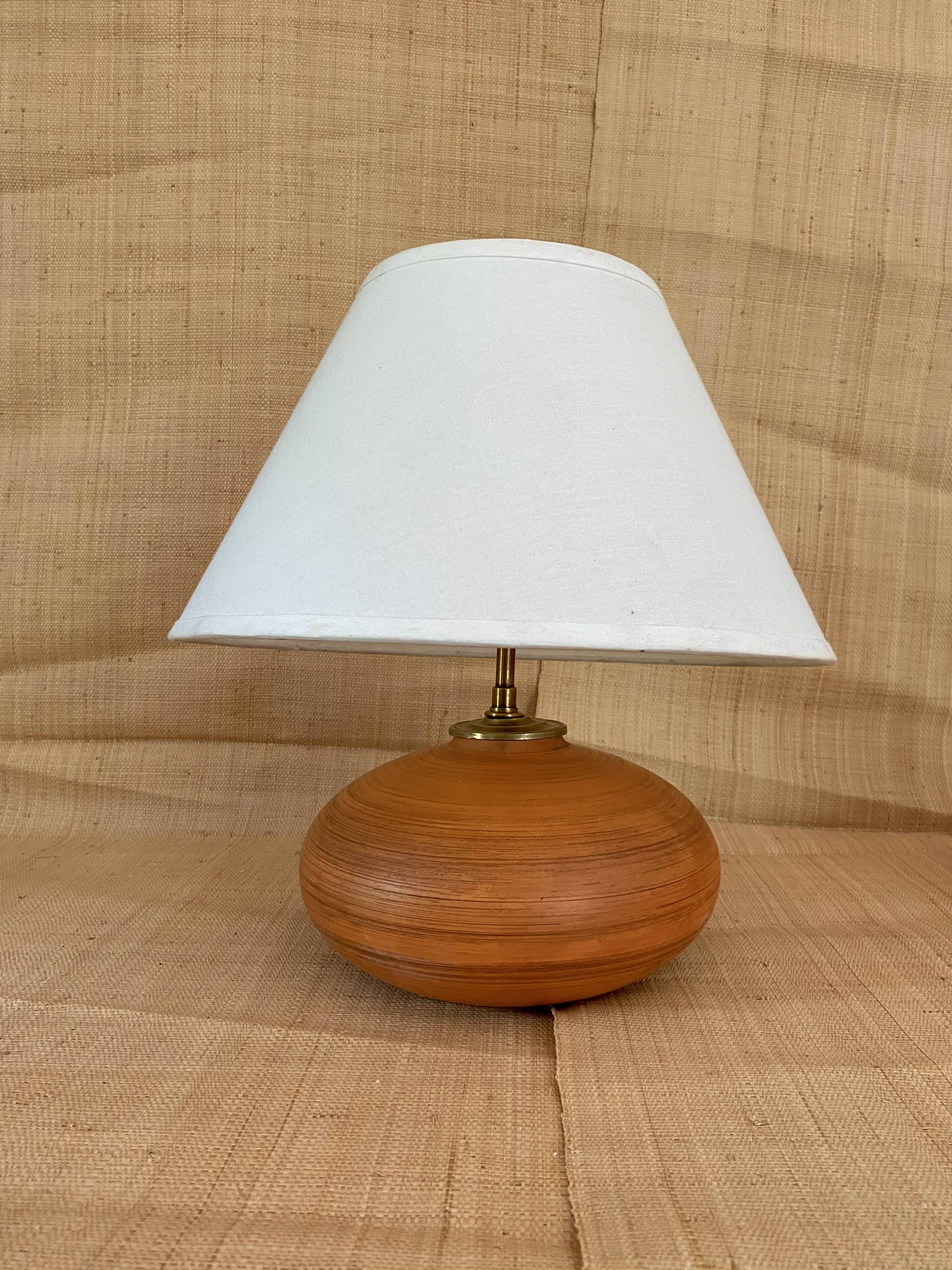 Terracotta lamp, 2M fabric cable, cotton shade.
