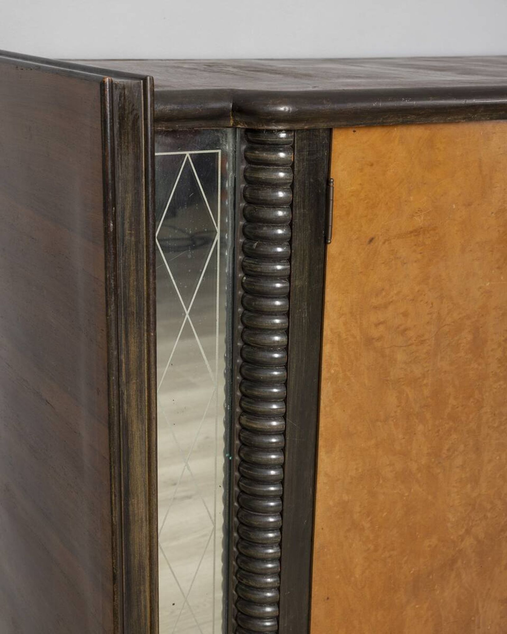 1940s vintage sideboard in wood and glass Italian Art Deco design