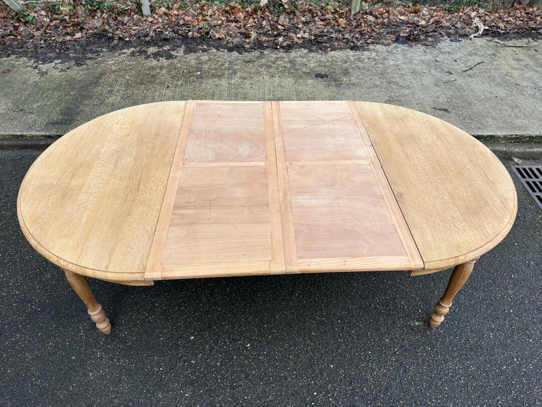 Renovated Louis Philippe 19th-century extendable round dining table 200cm