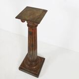 Colonne ou piédestal corinthien en bois sculpté antique, France vers 1890
