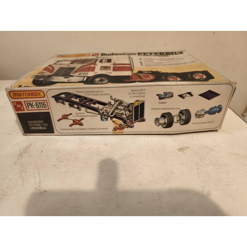 2 boîtes de jouets anciens