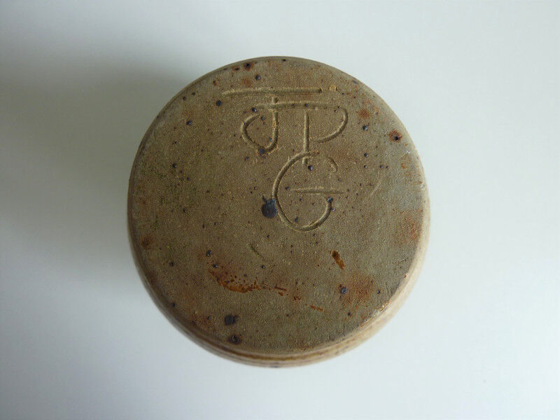 Vase enamelled sandstone