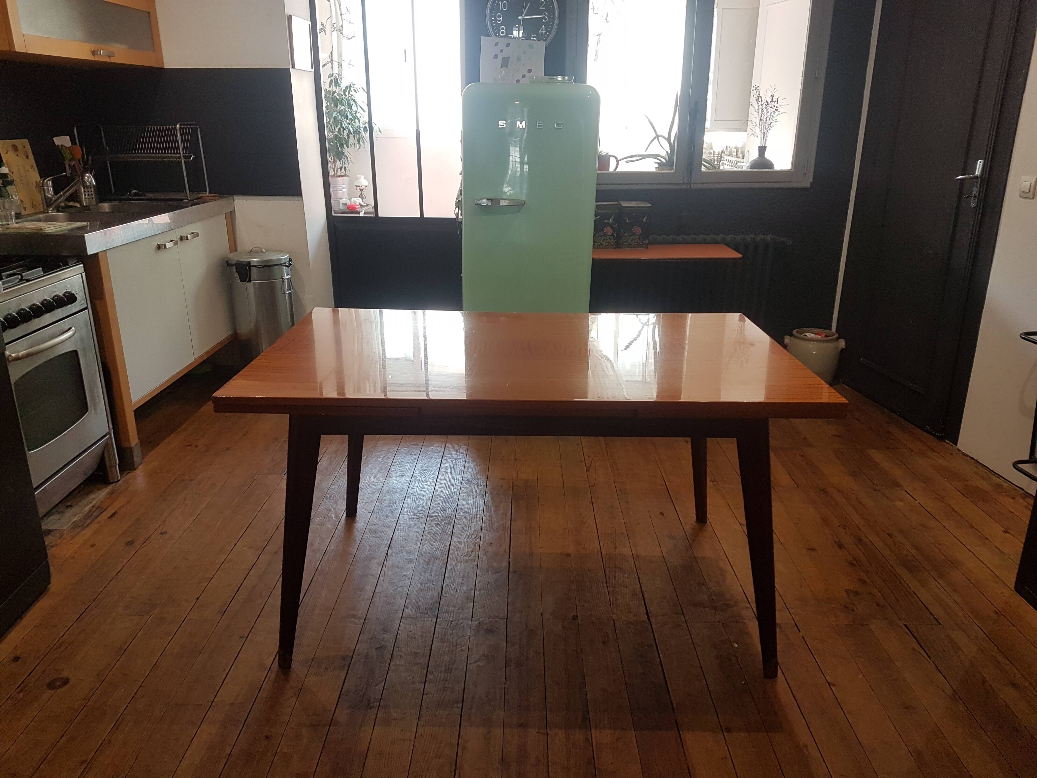 Table with extensions compass legs