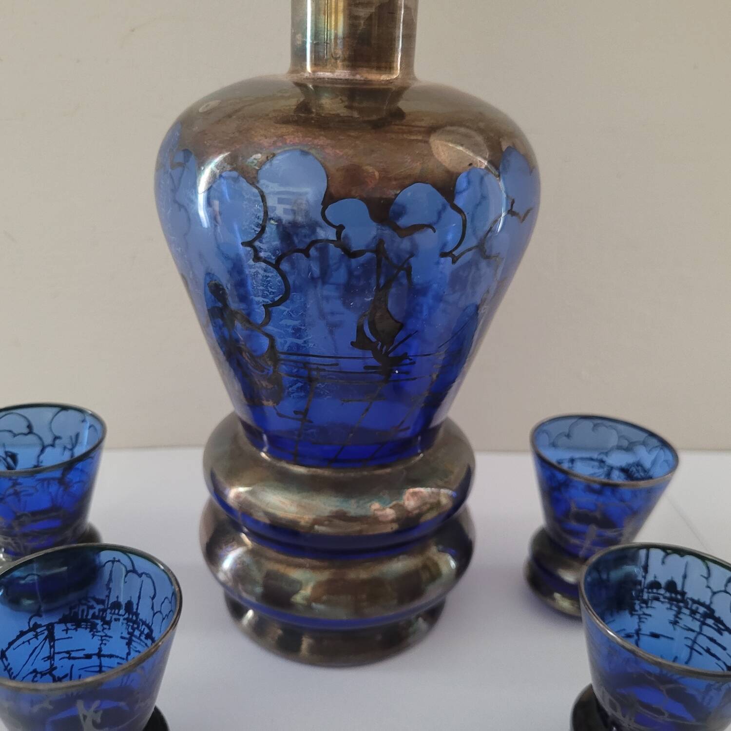 Carafe et 5 verres bleu cobalt décor or
années 1950