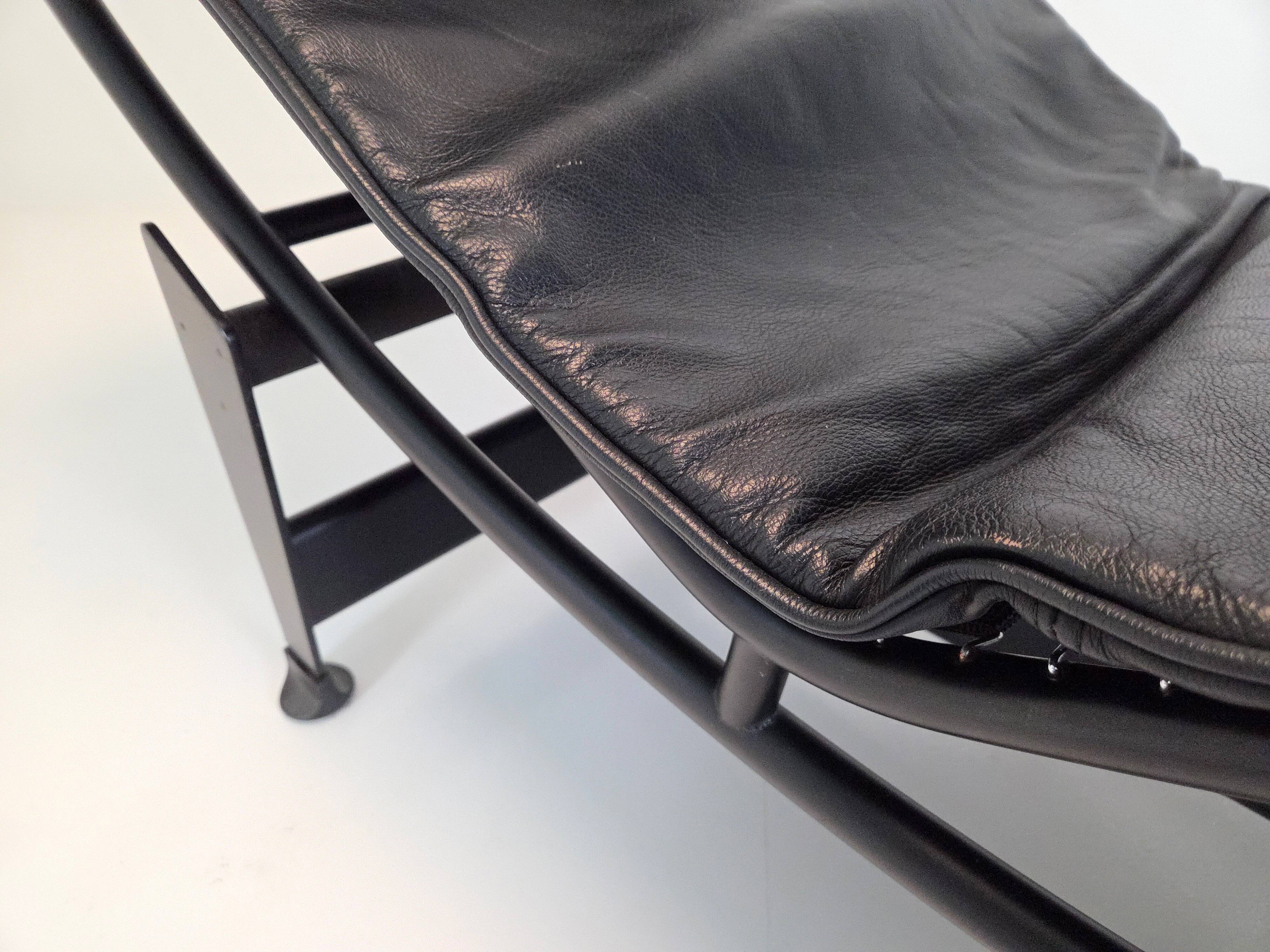 Cassina LC4 Chaise Longue – Le Corbusier, Charlotte Perriand & Pierre Jeanneret