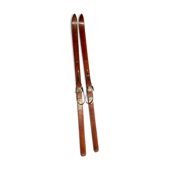 Vintage skiing