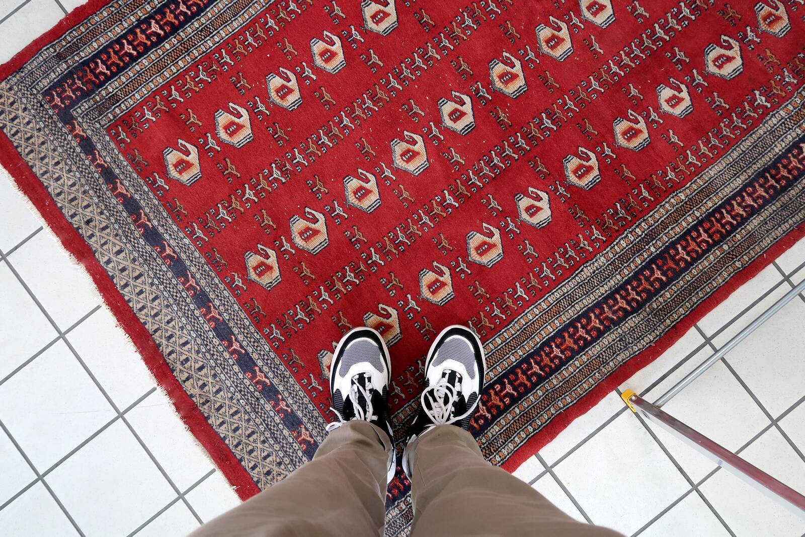 Tapis vintage ouzbek Boukhara fait main en laine – 126 x 195 cm – 1960s