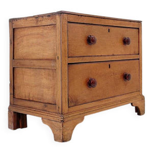 Commode rustique avec - pieds