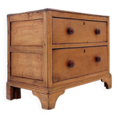 Commode rustique avec deux tiroirs et pieds sculptés - 1930